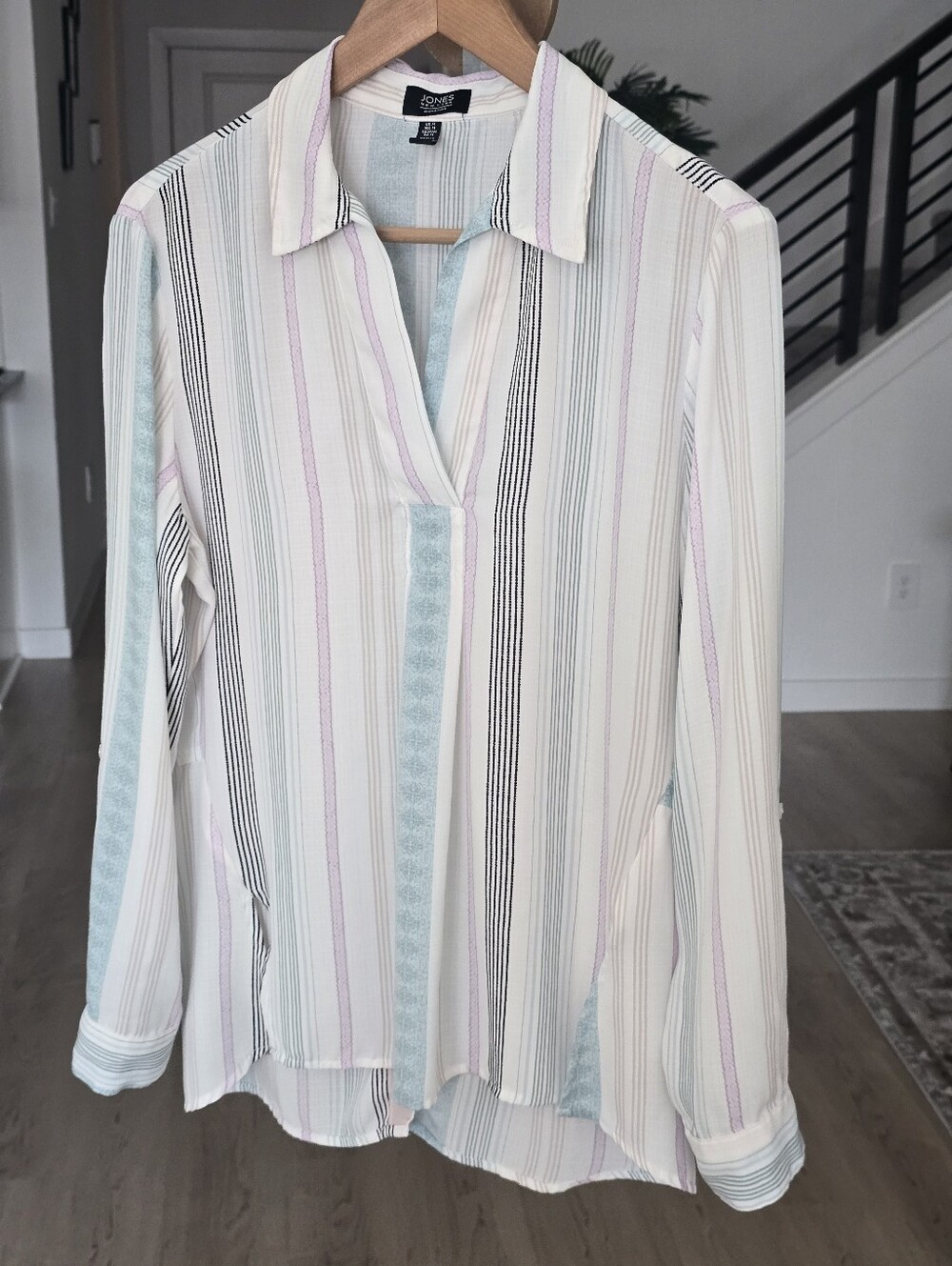 Jones New York Signature Striped Collared Tunic Blouse Women's Medium Split Neck